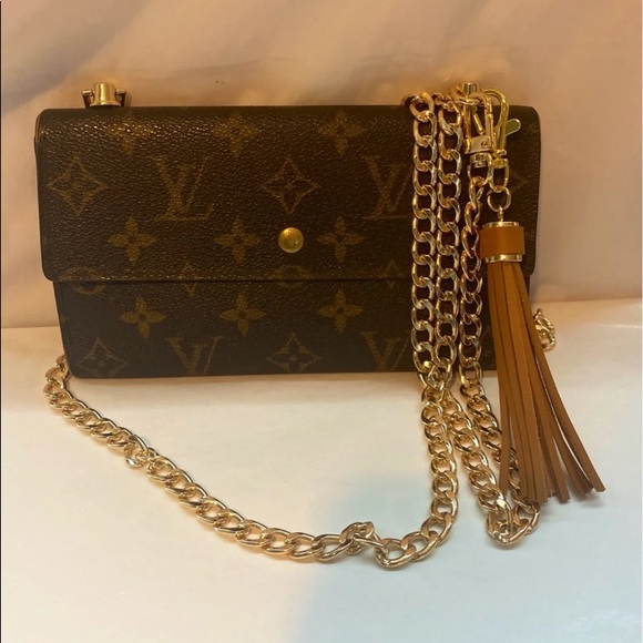Louis Vuitton Handbags - Authentic Louis Vuitton Monogram International Wallet